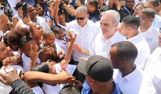 Abinader retoma agenda nacional con entrega de viviendas y obras educativas