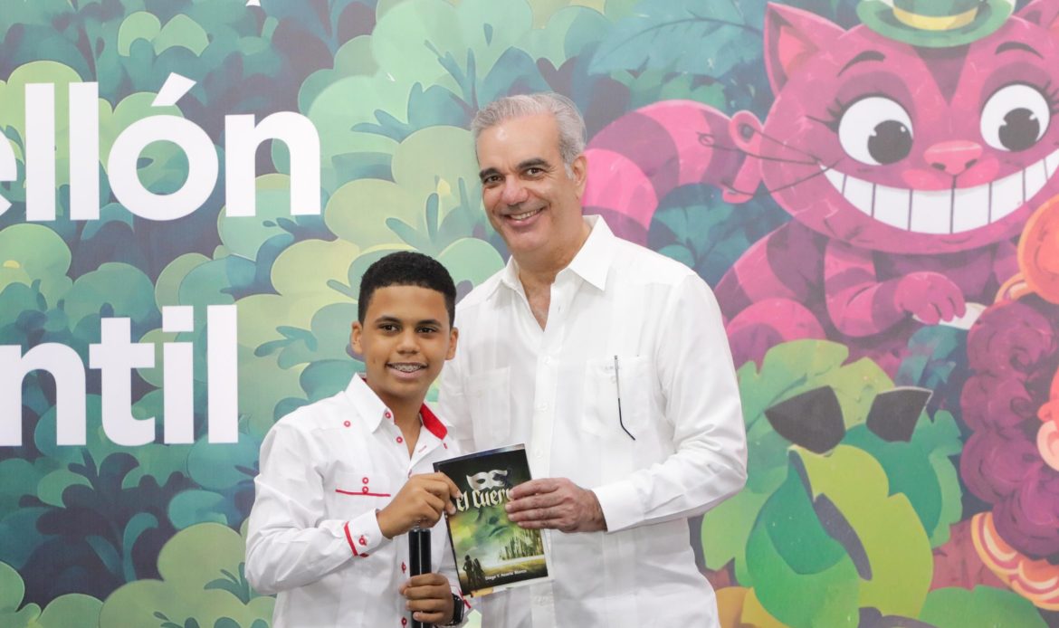 Abinader resalta éxito de la Feria del Libro y llama a leer