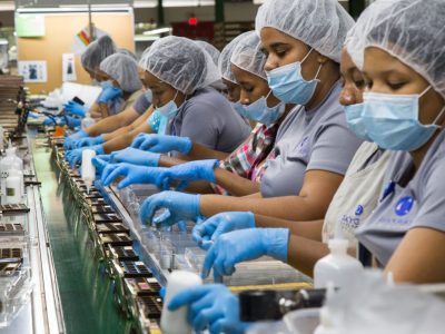 Indotel y CNZFE capacitarán a 6,000 trabajadores de zonas francas en habilidades digitales