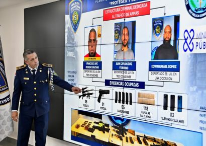Policía ocupa 11 armas de fuego y detiene a presuntos integrantes de red de tráfico