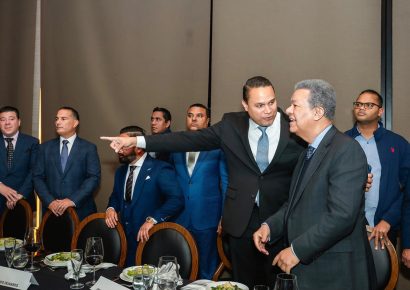 Leonel Fernández se reúne con empresarios y líderes de la diáspora en Nueva Jersey
