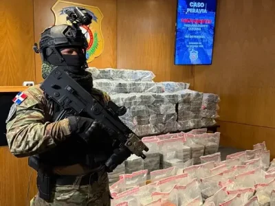 Intercepción en Baní deja 749 paquetes de presunta cocaína y cuatro detenidos