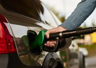 Pese al aumento internacional, Gobierno mantiene sin cambios los precios de los combustibles