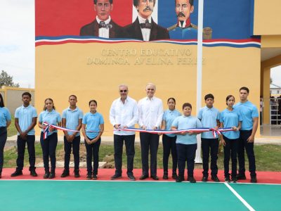 Abinader inaugura dos liceos en Santiago y un techado en Ocoa