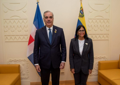 Abinader y Delcy Rodríguez abordan cooperación energética y reapertura consular entre República Dominicana y Venezuela