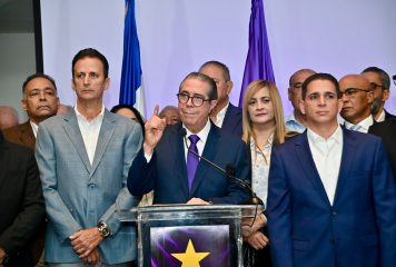 Francisco Javier García califica suspensión de consulta del PLD como un revés, no una derrota