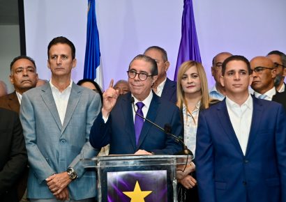 Francisco Javier García califica suspensión de consulta del PLD como un revés, no una derrota