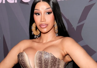 Cardi B visita restaurante en Guayubín, Montecristi, y destaca la gastronomía local