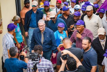 Gonzalo Castillo promete oportunidades en recorrido por Monseñor Nouel