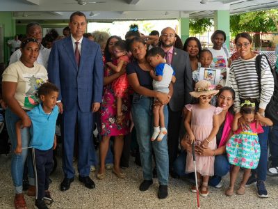 Guido Gómez Mazara anuncia apoyo tecnológico para escuela de sordoceguera y discapacidad múltiple