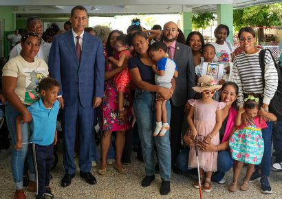 Guido Gómez Mazara anuncia apoyo tecnológico para escuela de sordoceguera y discapacidad múltiple