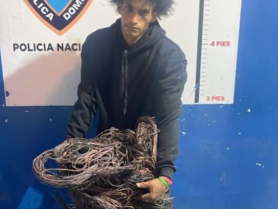Policía detiene a hombre con alambre de cobre en Esperanza