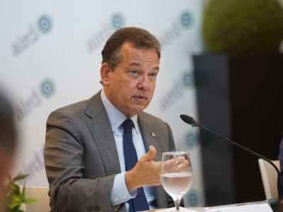 Canciller Ito Bisonó inicia visita oficial a Canadá para fortalecer relaciones bilaterales