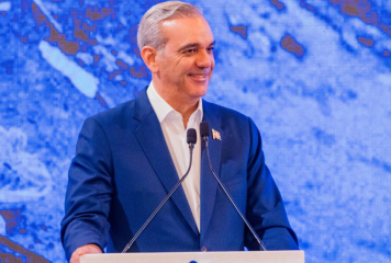 Abinader mejora su imagen favorable y ocupa el tercer lugar entre los mandatarios mejor valorados de América Latina, según CB Global Data