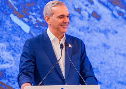 Abinader mejora su imagen favorable y ocupa el tercer lugar entre los mandatarios mejor valorados de América Latina, según CB Global Data