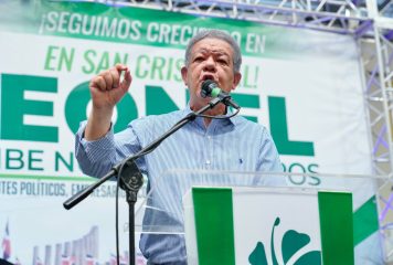 Leonel Fernández acusa al PRM de ineptitud e ineficiencia