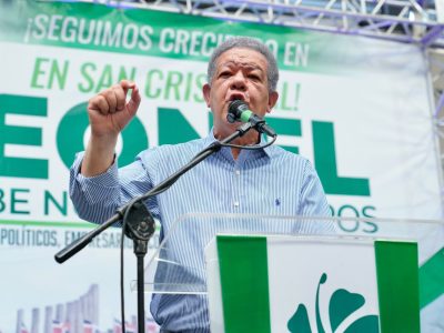 Leonel Fernández acusa al PRM de ineptitud e ineficiencia