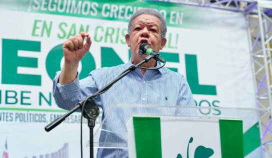 Leonel Fernández acusa al PRM de ineptitud e ineficiencia