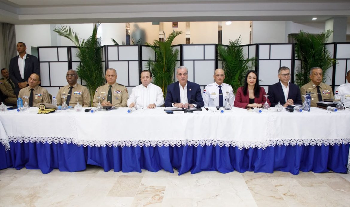 Presidente Abinader encabeza reunión para evaluar avances del Plan de Seguridad Ciudadana