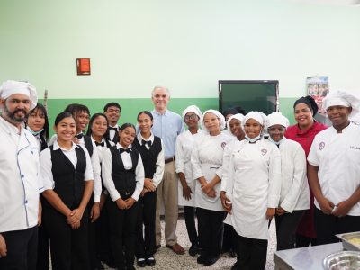 De Camps impulsa formación técnica en hotelería y gastronomía para jóvenes