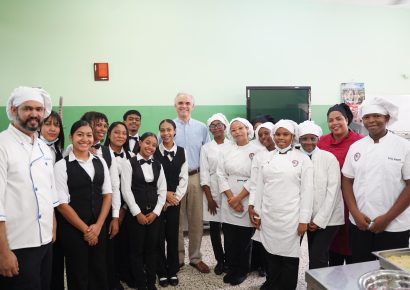 De Camps impulsa formación técnica en hotelería y gastronomía para jóvenes