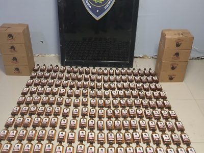 Policía ocupa cigarrillos y bebidas de contrabando en San Juan