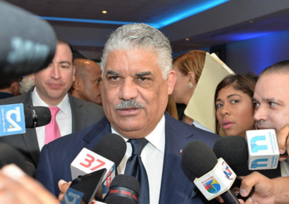 Miguel Vargas impulsa contactos para gran alianza opositora