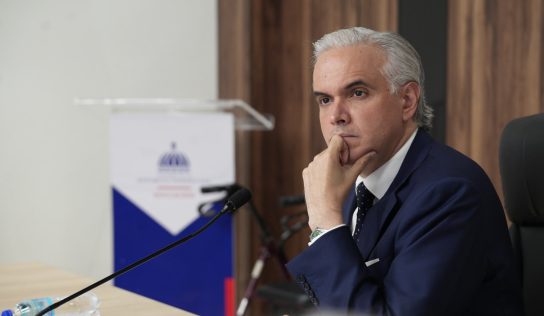 Educación presenta resultados de Evaluación Docente 2025-2026 ante el CNE