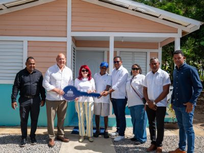 Propeep entrega vivienda digna a agricultor de 84 años en Samaná
