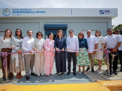 Raquel Peña inaugura unidad de neurodesarrollo infantil