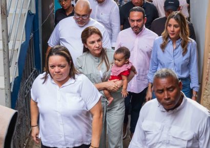 Carolina Mejía recorre La Yuca del Naco con agenda comunitaria