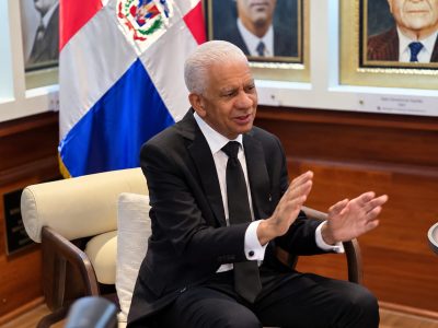 Ricardo De los Santos fija postura sobre pensiones, DR-CAFTA y crisis haitiana