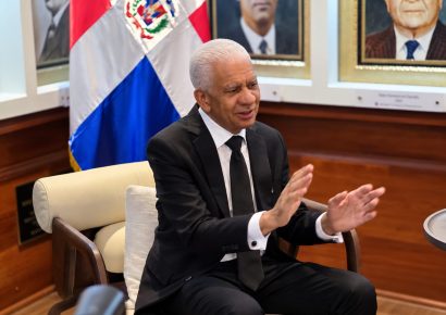 Ricardo De los Santos fija postura sobre pensiones, DR-CAFTA y crisis haitiana
