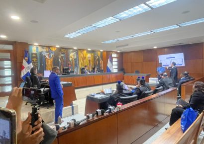 Exfiscal Aurelio Valdez irá a juicio por soborno