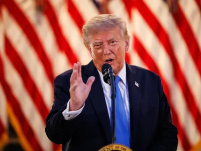Trump levanta sanciones a Rusia y limita apoyo a Ucrania en plena campaña