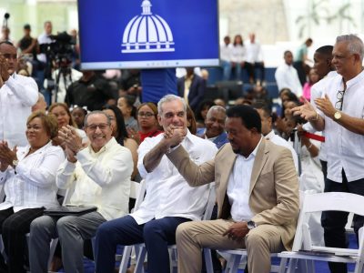 Abinader inaugura Complejo Educativo y Deportivo Pedro Martínez en Manoguayabo