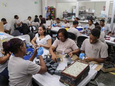 Indotel y CNZFE capacitarán a 6,000 trabajadores en habilidades digitales