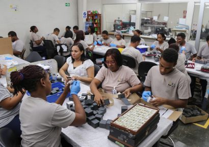 Indotel y CNZFE capacitarán a 6,000 trabajadores en habilidades digitales