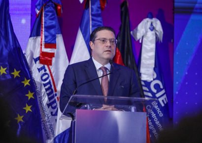 Ministro Sanz Lovatón exhorta a jóvenes en Emprendelab a creer en sus ideas y aprovechar las oportunidades que ofrece el país
