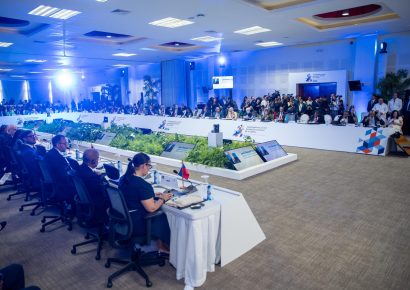 Alarma accidental interrumpe apertura de la Cepal en Santiago