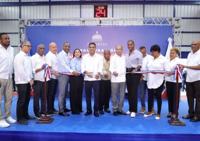 Kelvin Cruz inaugura multiuso Óscar Santana en el ensanche Espaillat
