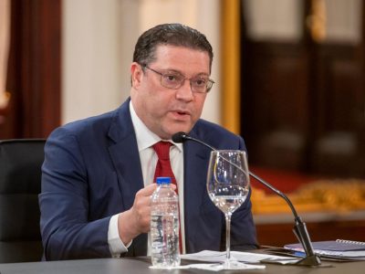 Gobierno mantiene subsidios para contener alzas en combustibles