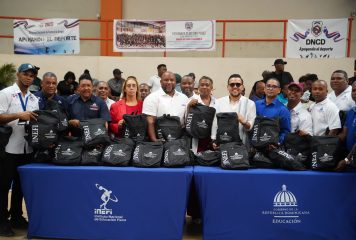 INEFI culmina entrega de 5,000 kits deportivos para docentes de Educación Física
