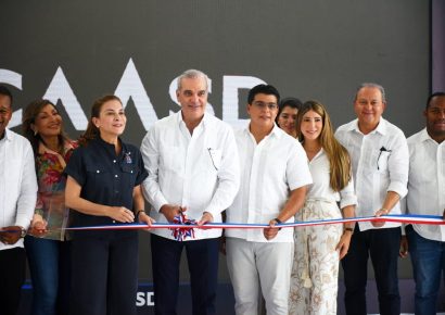 Abinader y Fellito Suberví entregan primera fase del saneamiento de la cañada Los Girasoles