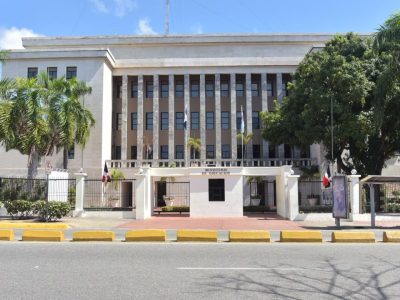 Minerd mantiene suspensión de clases en zonas vulnerables por persistencia de las lluvias