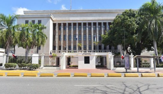 Minerd mantiene suspensión de clases en zonas vulnerables por persistencia de las lluvias