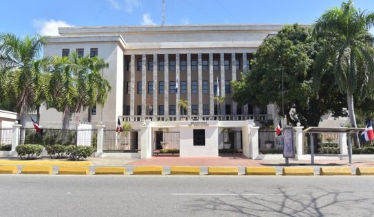 Minerd suspende docencia en zonas vulnerables bajo alerta amarilla