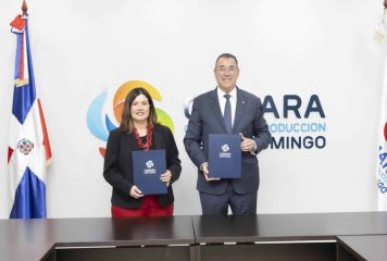 Cámara Santo Domingo y Clúster Turístico sellan alianza por desarrollo sostenible