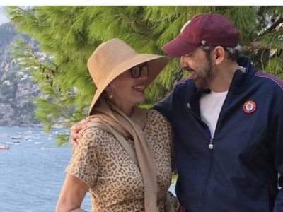 Juan Luis Guerra comparte románticas vacaciones en Positano junto a su esposa