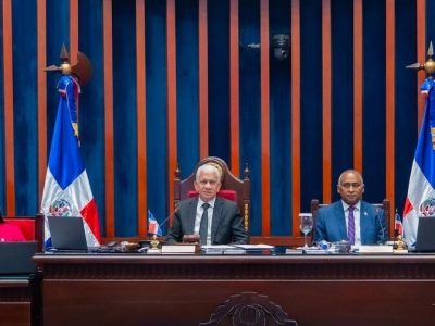 Senadores frenan entrada inmediata del Código Penal para empresas y les conceden dos años más